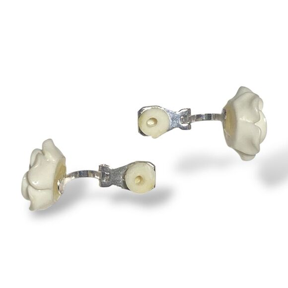 Vintage White Rose Clip On Earrings Carved Floral Angel Skin Coral Style Jewelry - Picture 4 of 10